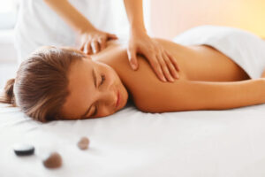 Anwendung: Peeling-Massage mit Sheabutter